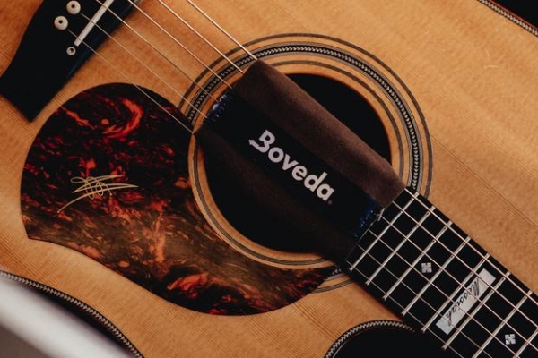 Maton Boveda guitar Care